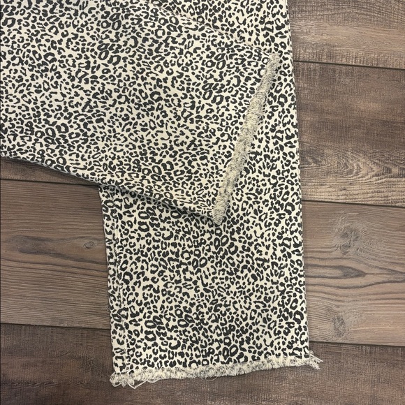 POL Leopard Print Distressed Wide Leg Jeans Medium - Picture 5 of 6